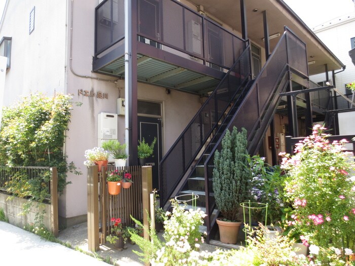 物件外観写真2　(エントランス部分)