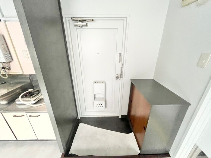 物件内観写真16　(玄関)