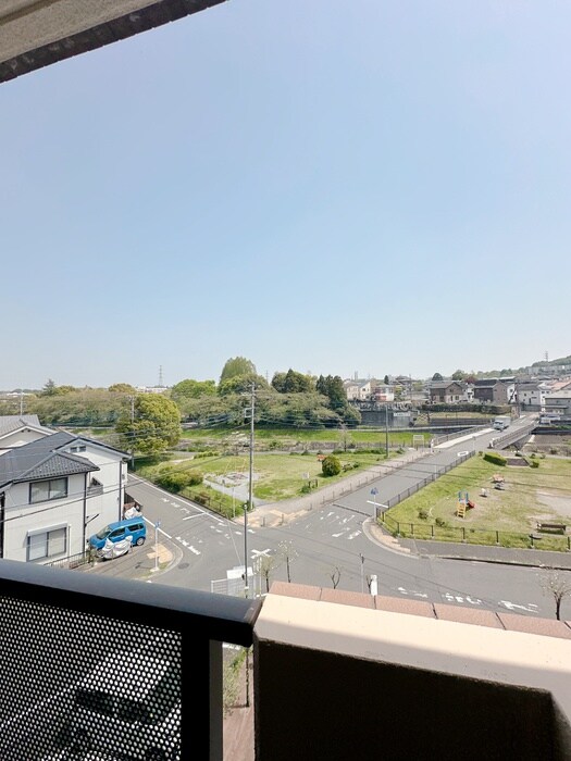 物件内観写真18　(室内からの展望)