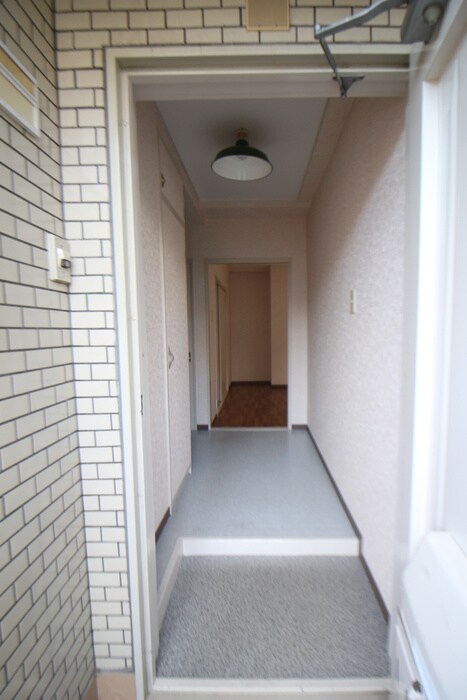 物件内観写真17　(玄関)