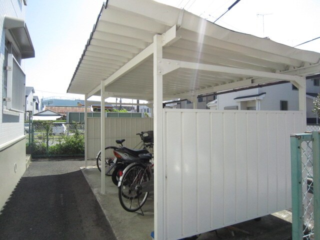 物件外観写真3　(駐輪場)