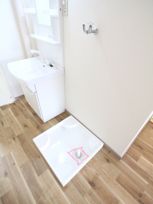 物件内観写真7　(洗濯機置場)