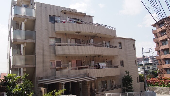 ラヴィッサンの物件外観写真