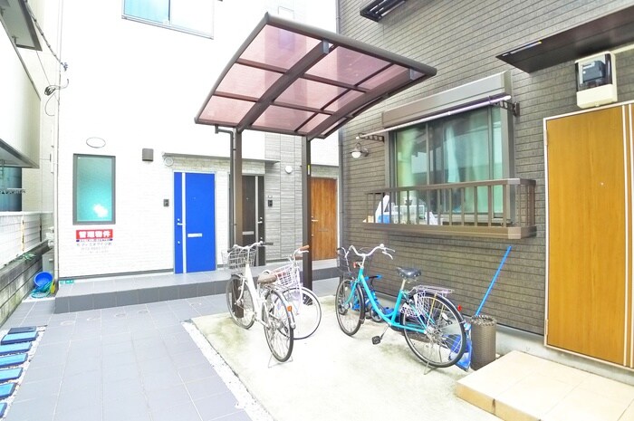 物件外観写真2　(駐輪場)