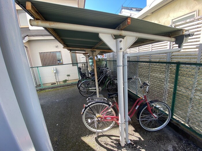 物件外観写真5　(駐輪場)