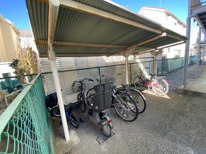 物件外観写真6　(駐輪場)
