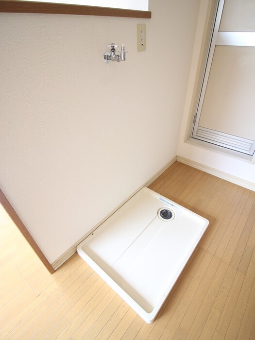 物件内観写真15　(洗濯機置場)