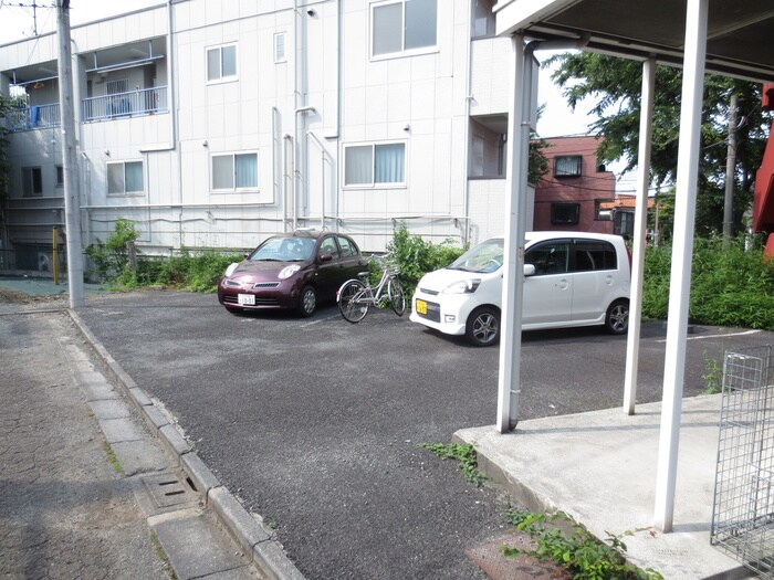 物件外観写真6　(駐車場)