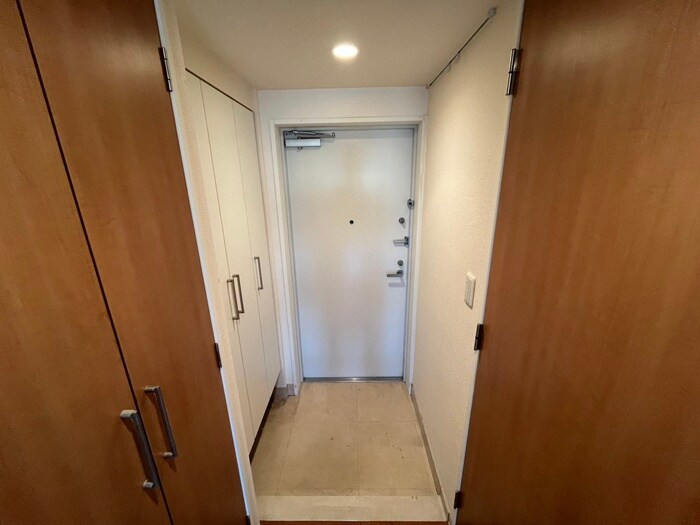 物件内観写真7　(玄関)