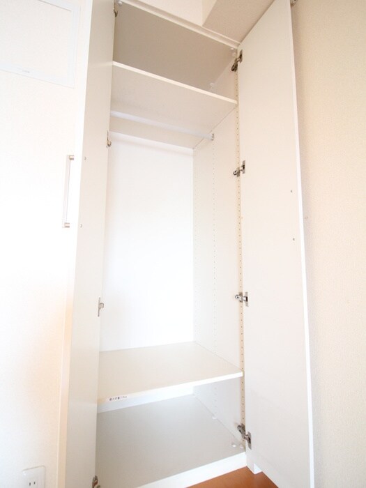 物件内観写真10　(収納)