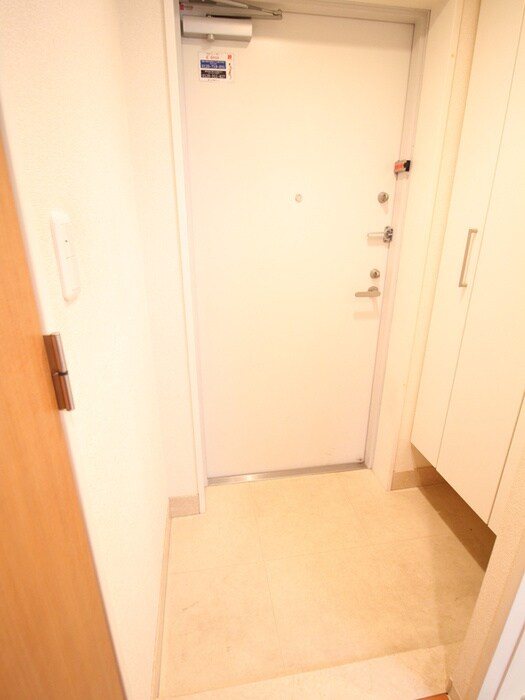 物件内観写真16　(玄関)