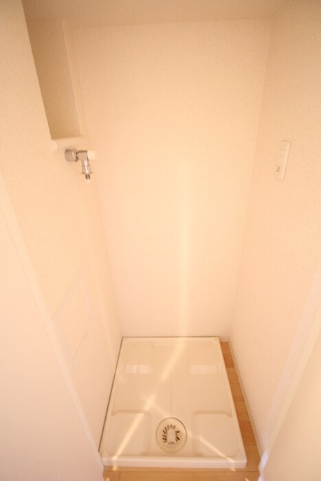 物件内観写真18　(洗濯機置場)