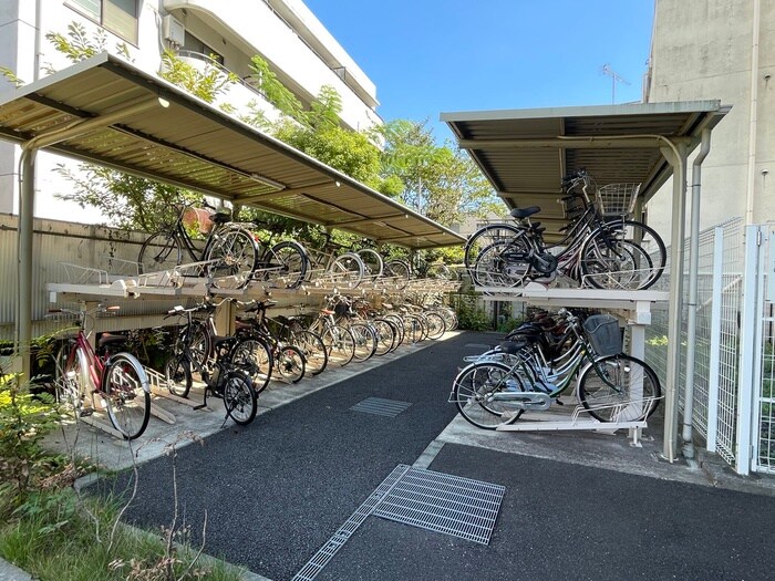 物件外観写真6　(駐輪場)