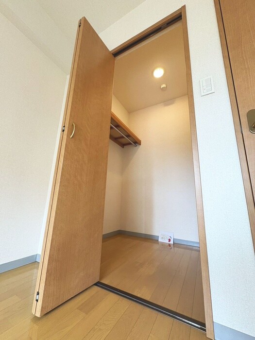 物件内観写真13　(収納)