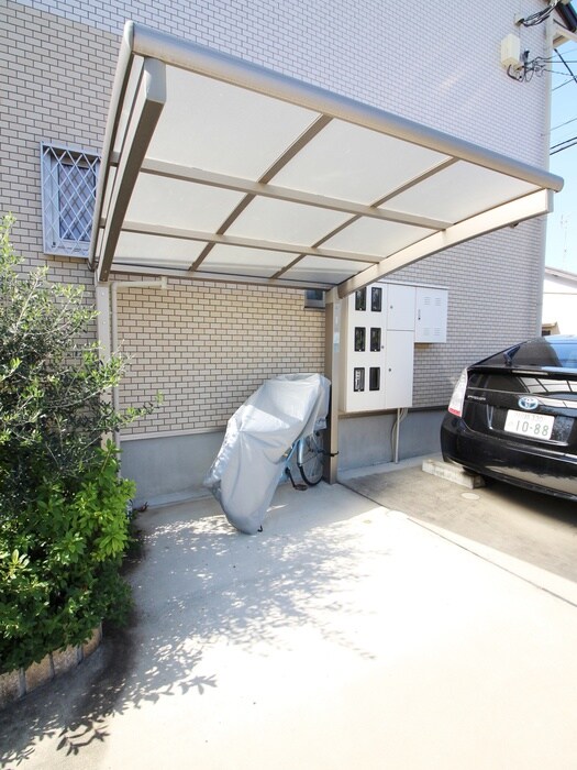 物件外観写真3　(駐輪場)