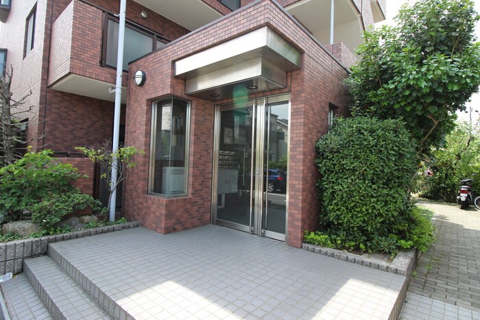 物件外観写真5　(エントランス部分)