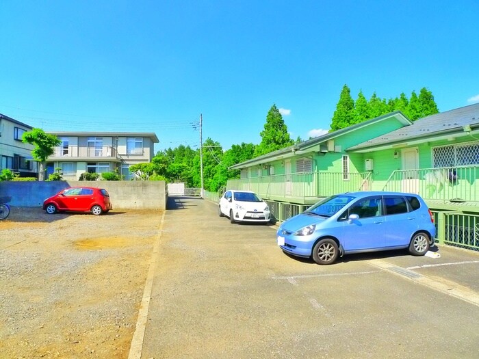 物件外観写真5　(駐車場)