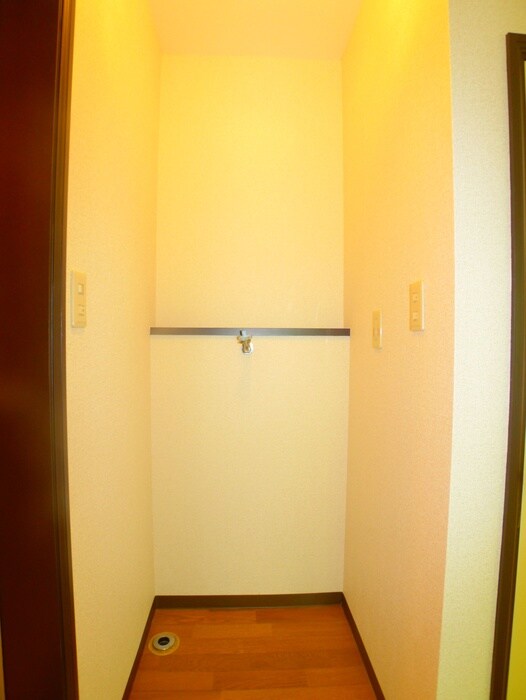 物件内観写真17　(洗濯機置場)