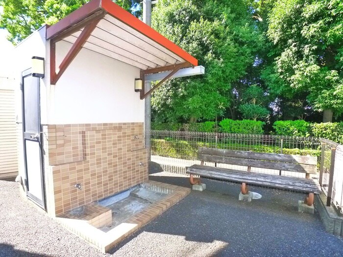 物件外観写真6　(エントランス部分)