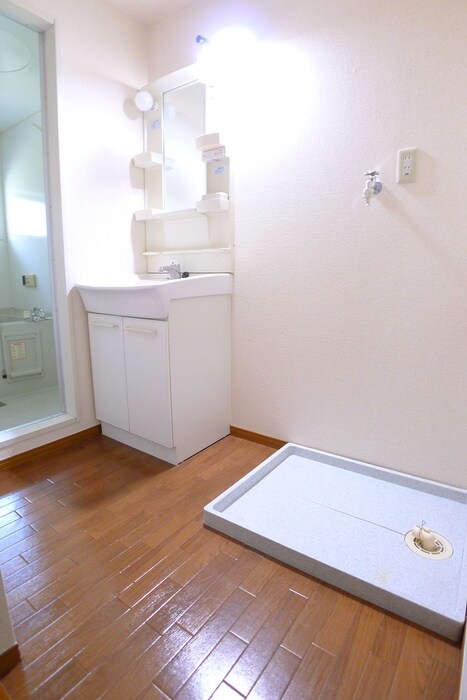 物件内観写真13　(洗濯機置場)