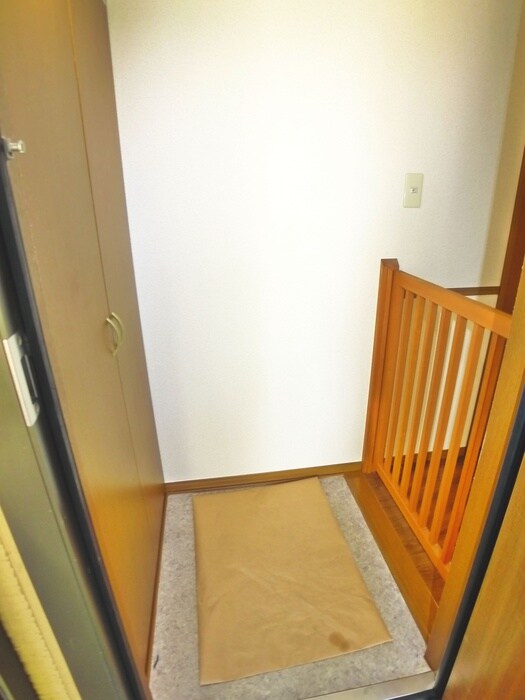 物件内観写真16　(玄関)