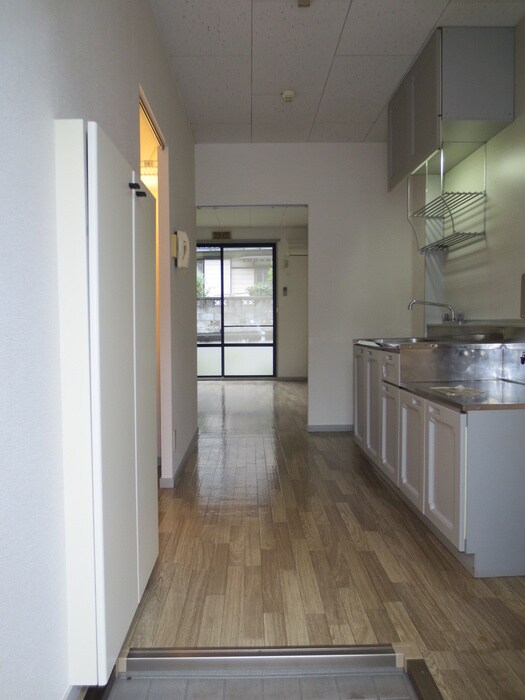 物件内観写真8　(玄関)