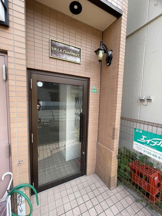 物件外観写真3　(エントランス部分)