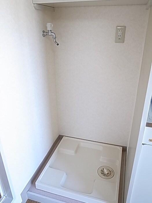 物件内観写真14　(洗濯機置場)