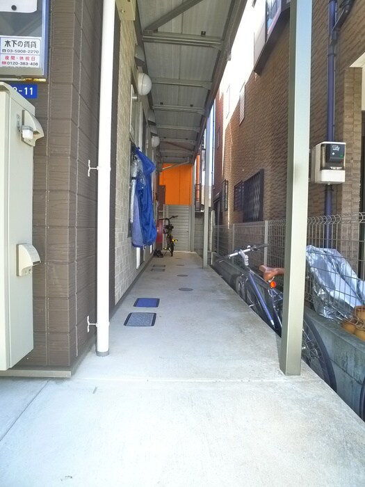 物件外観写真3　(エントランス部分)