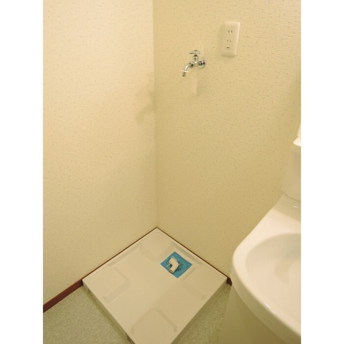 物件内観写真15　(洗濯機置場)