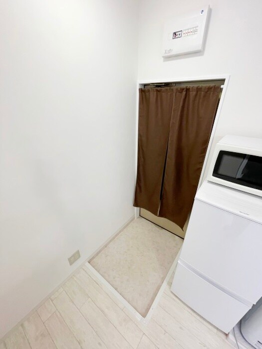 物件内観写真10　(玄関)