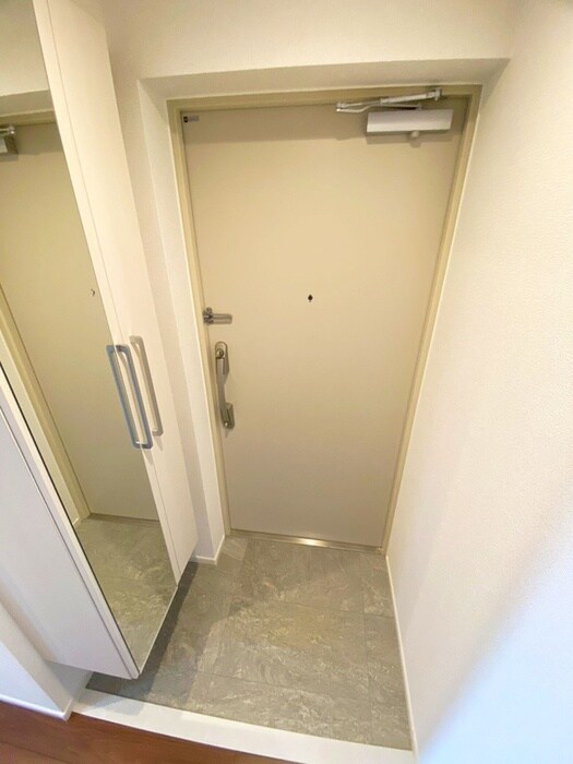 物件内観写真7　(玄関)
