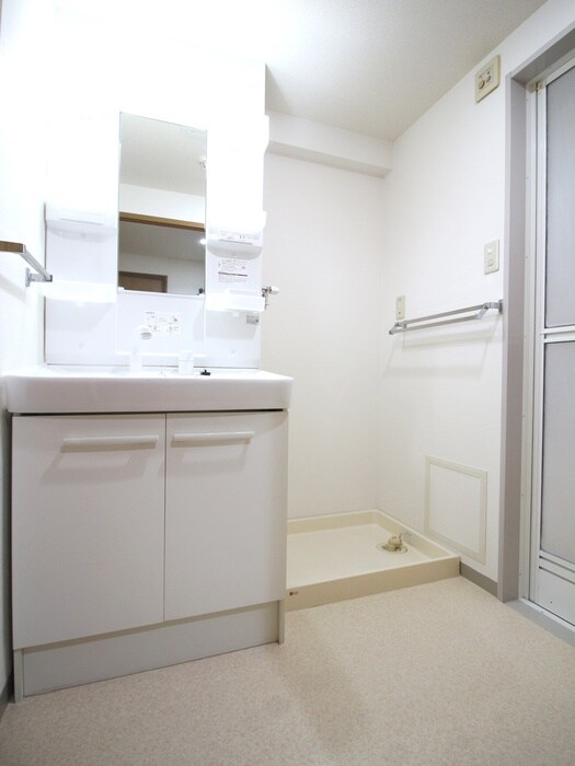 物件内観写真13　(洗濯機置場)