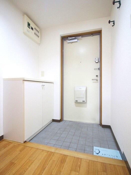 物件内観写真18　(玄関)