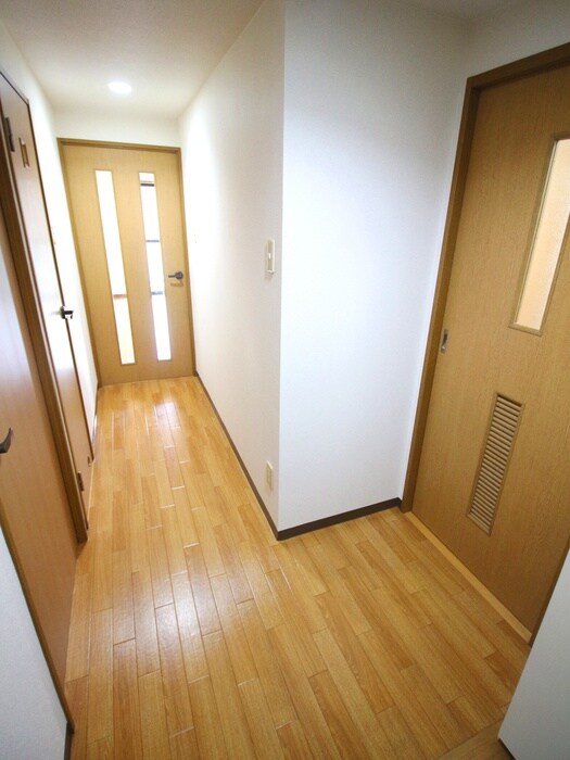 物件内観写真21　(廊下)