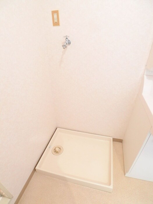 物件内観写真12　(洗濯機置場)