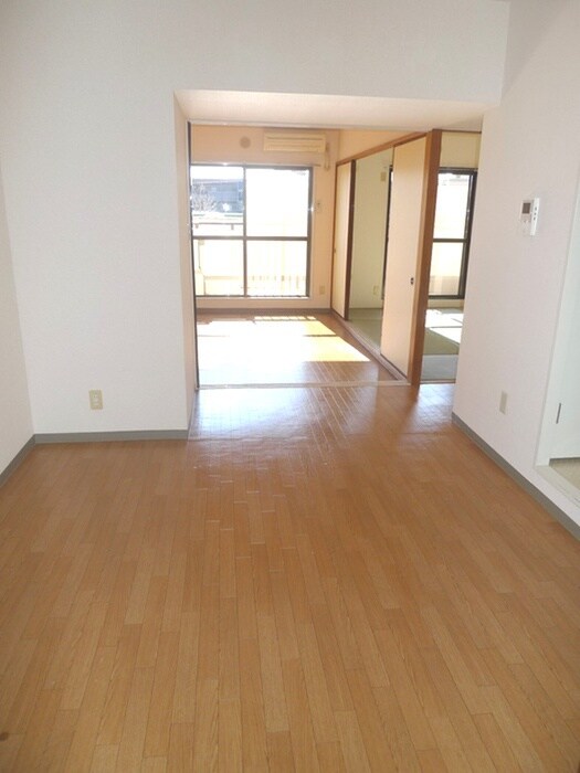 物件内観写真8　(居室)