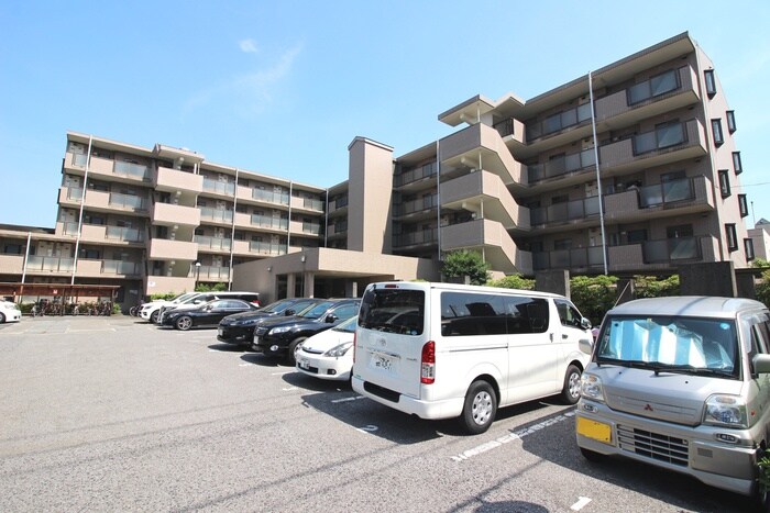 物件外観写真6　(駐車場)