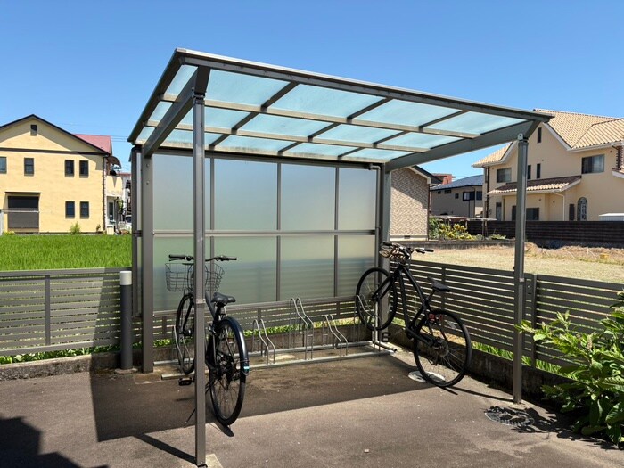 物件外観写真5　(駐輪場)