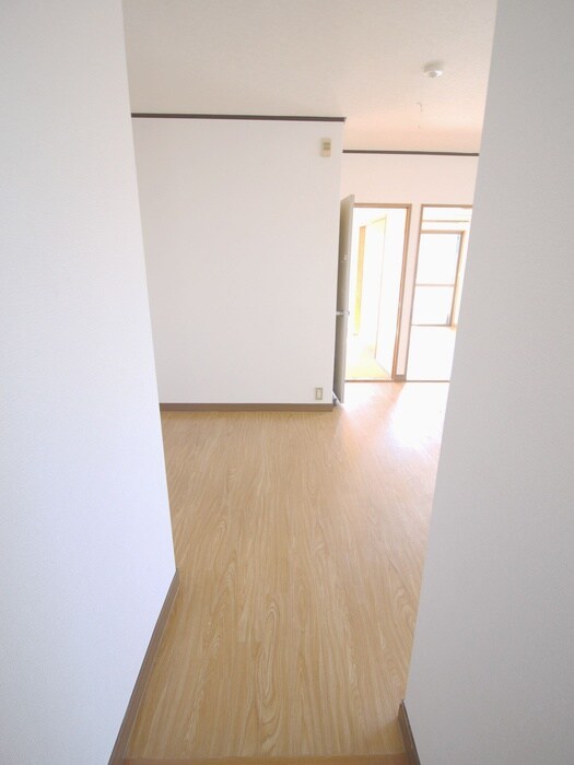 物件内観写真8　(廊下)