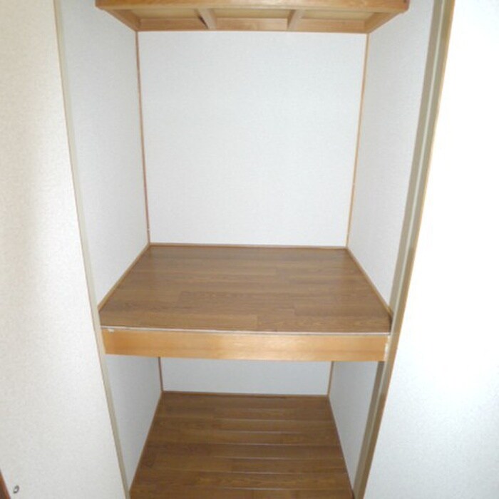 物件内観写真10　(収納)