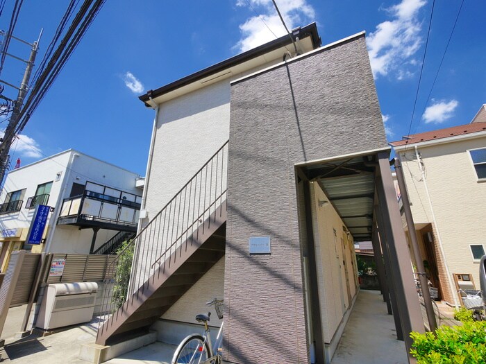 物件外観写真3　(エントランス部分)