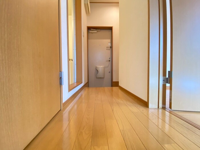 物件内観写真20　(廊下)