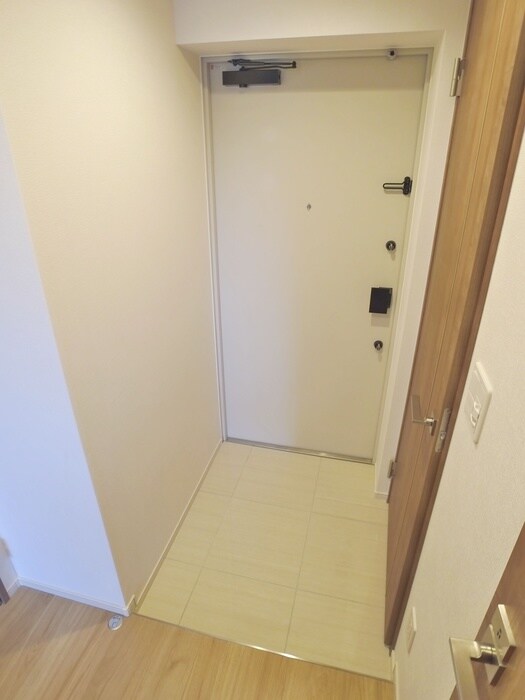 物件内観写真11　(玄関)