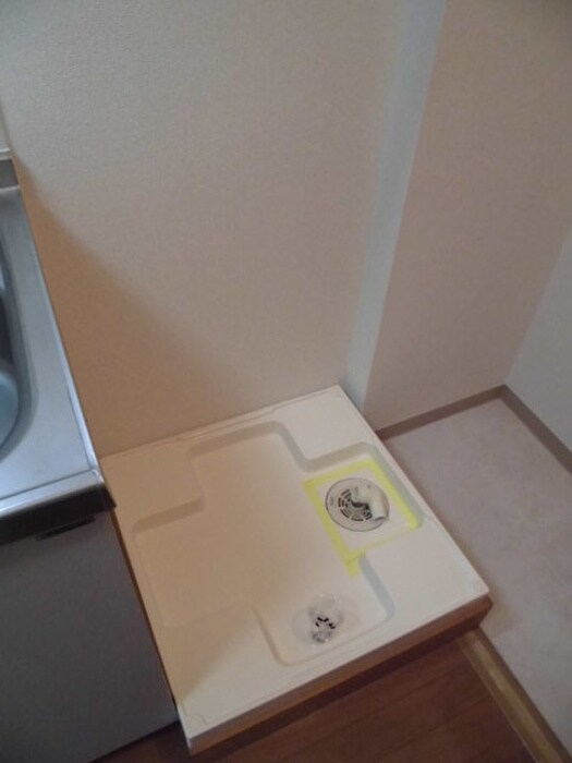 物件内観写真12　(洗濯機置場)