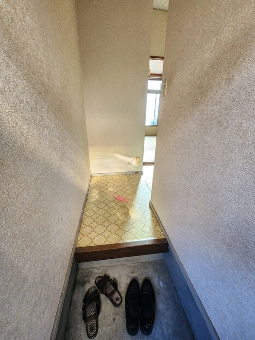 物件内観写真11　(玄関)