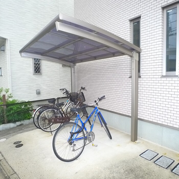 物件外観写真2　(駐輪場)