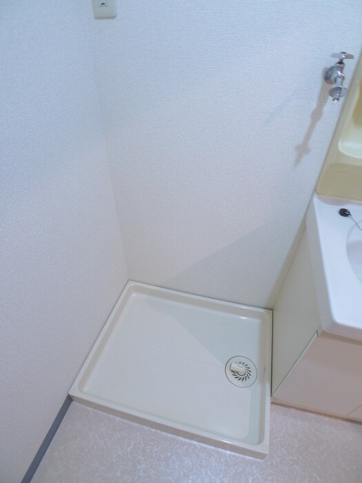 物件内観写真11　(洗濯機置場)