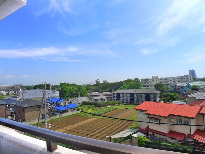 物件内観写真22　(室内からの展望)