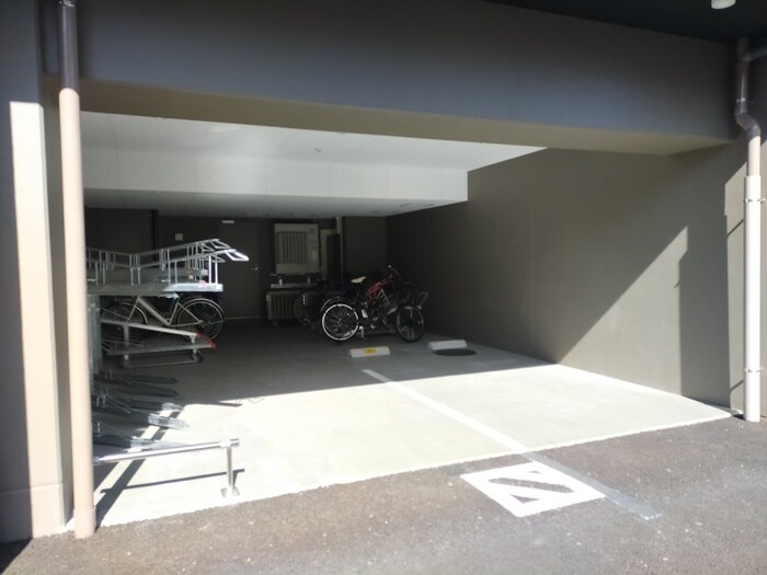 物件外観写真6　(駐輪場)